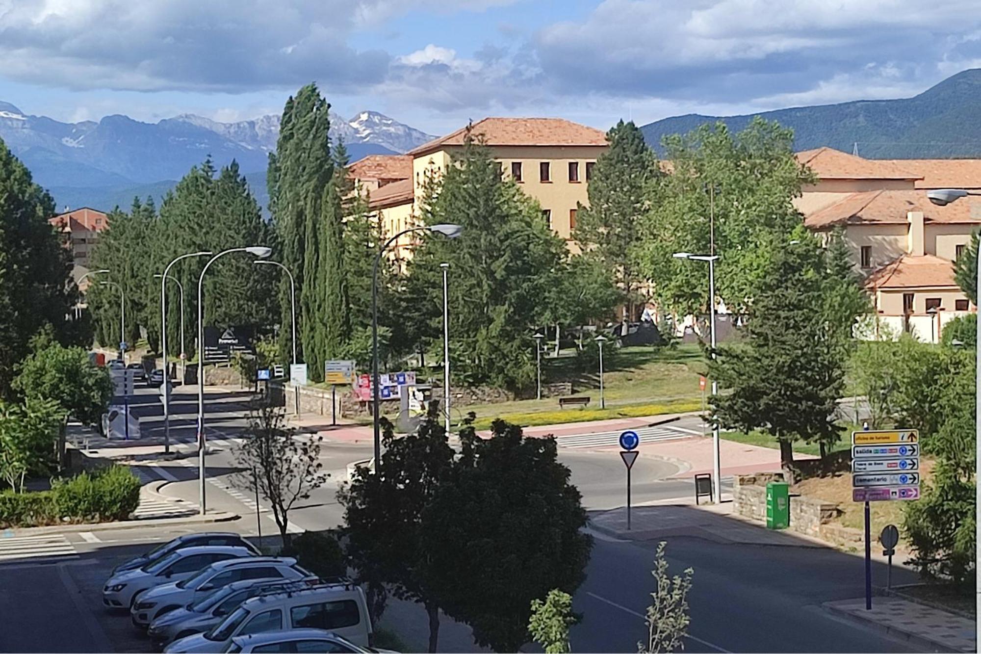 Apartamento O Mon Sabiñánigo Εξωτερικό φωτογραφία